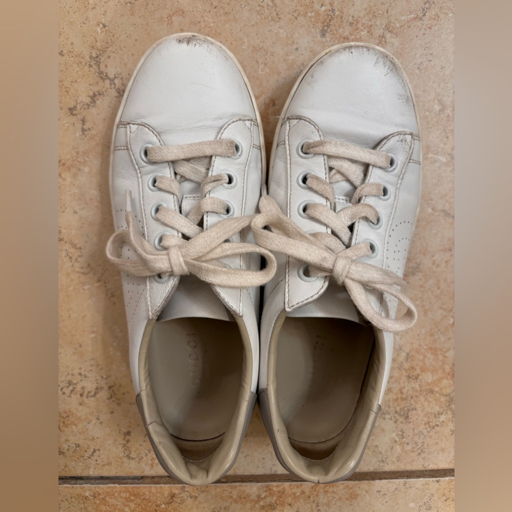 Girl’s Gucci sneakers